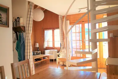 Image de Lumineux et chaleureux appart 3. 5p en attique au coeur des Alpes valaisannes