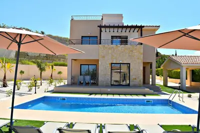 Emplacement de la plage de Latchi - Villa de luxe 4 chambres - Piscine privée - Vue imprenable sur la mer