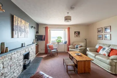 Image de Highland 'Home from Home' avec vue panoramique sur Cromarty Firth