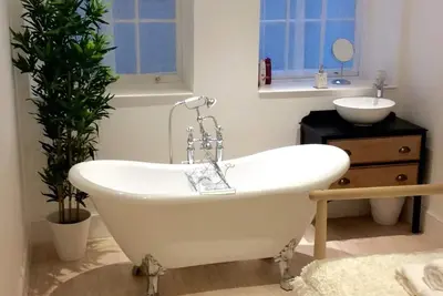 Image de Bel appartement indépendant à New Town, Stockbridge. Super endroit!