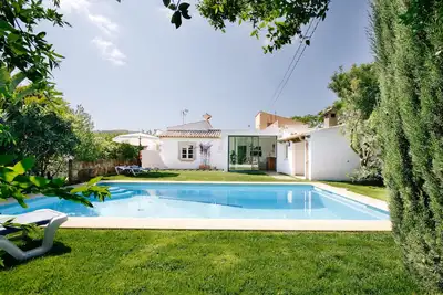Villa privée, à distance de marche de la plage de Puerto Pollensa avec Wifi, A / C, Sky Tv