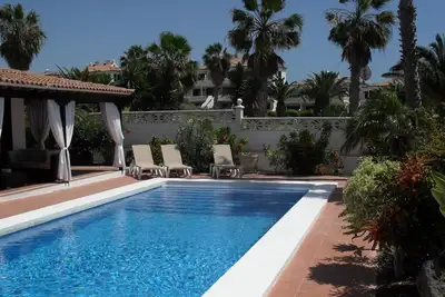 Image de Belle villa climatisée de 3 chambres avec piscine privée - Amarilla Golf