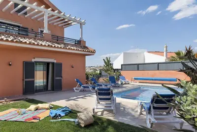 Villa de luxe avec piscine privée, à distance de marche de la bande