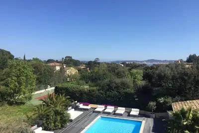 Image de Belle propriété, tennis & grande piscine vue sur golf de Saint Tropez