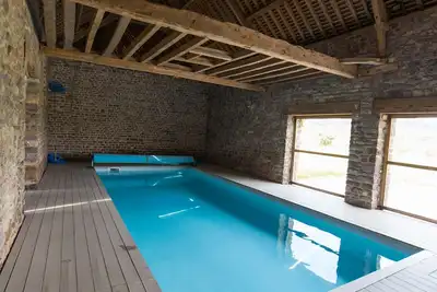 Image de Manoir du 17ème siècle, rénovation contemporaine, piscine abritée chauffée