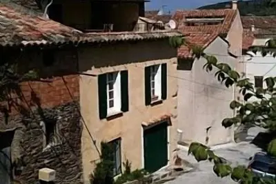 Image de Maison de ville ancienne avec exceptionnelle terrasse ensoleillée