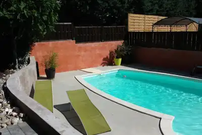 Image de Villa avec piscine au cœur des vignes et de la Provence au pied du Lubéron