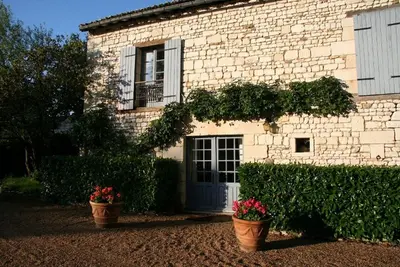 Image de Stone Cottage, 2 chambres à coucher jusqu'à 6, piscine, dans un XVIIè C Château, Vallée de la Loire