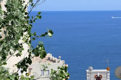 Image de Villa Bosquet avec jardin et vue mer prochaine plage, calme et proche centre