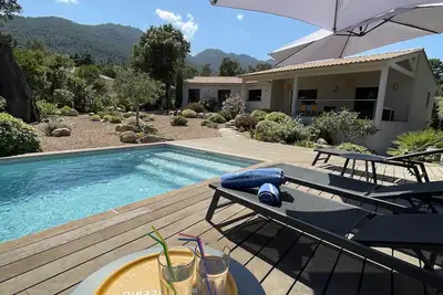 Image de Magnifique Villa avec piscine dans un grand jardin clos et arboré