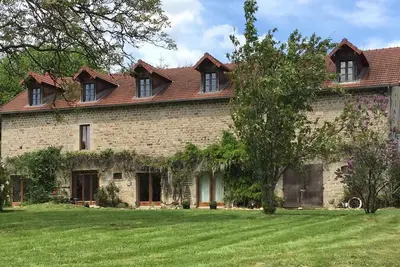 Image de Belle grange aménagée, 16 couchages, piscine privée chauffée, proche plage de la rivière.
