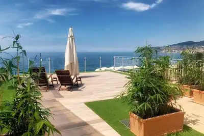 Image de Sun Sea & Flowers - près de la mer et des pistes cyclables