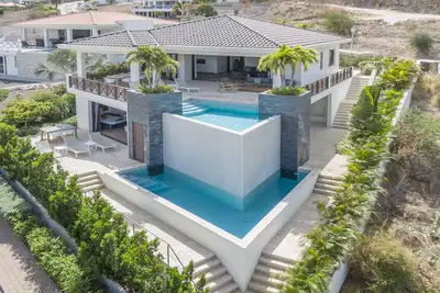 Image de Nouveau! Villa exclusive avec 2 piscines privées et vue sur la mer