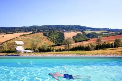 Image de Villa à Todi, superbe vue, piscine privée, service de nettoyage