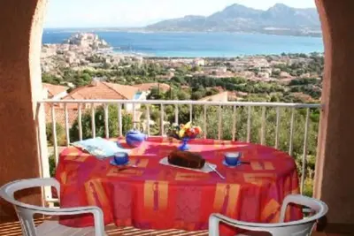 Image de Residence familiale de standing calme vue panoramique sur golfe et montagne