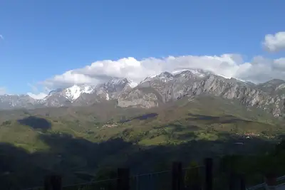 Image de Le point de vue de Cobeña. Maison de 60 m. avec de belles vues sur les Picos de Europa.