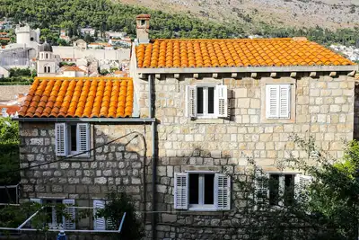Image de Granary House propose 3 chambres Maison récemment rénové w / Terrasse privée dans la vieille ville