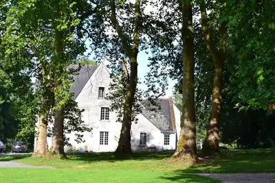 Image de Manoir avec piscine  à 15km de Tours, dans un domaine boisé