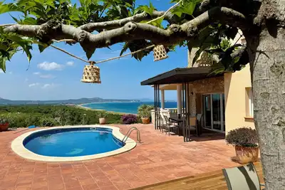 Image de Villa individuelle avec une vue splendide sur la mer à 500 m de la plage