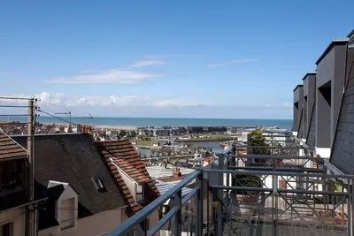 Image de Vue Mer: \"Le Clos\", 3p Neuf Gd Standing (70 m2) - famille (4/5 p) - Trouville