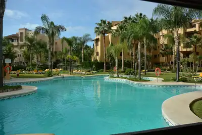 Image de Second Line Beach Property. Communauté fermée, avec accès privé à la plage