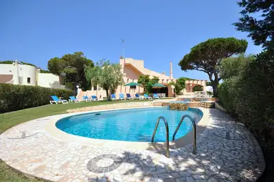 Image de Imposing 5 bedroom private pool villa, walking distance to centre