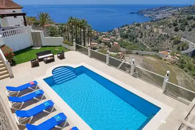 Image de Lovely 3 bedroom villa with private pool and lovely views