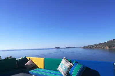Villa de luxe contemporaine à 150 mètres de la mer avec piscine privée