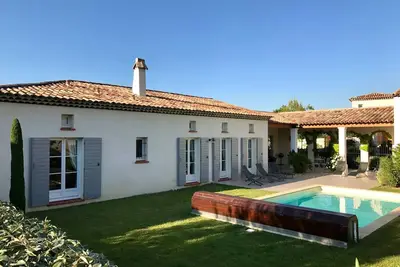 Image de Magnifique Villa de standing, climatisée & piscine chauffée, classée 4 étoiles.