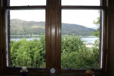 Image de Un grand appartement confortable avec une vue magnifique à proximité du centre de Fort William.