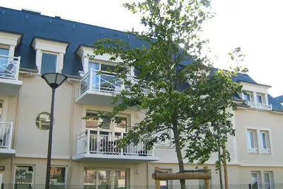 Image de Appartement moderne et calme de 2 chambres au deuxième étage avec accès Internet à Cabourg