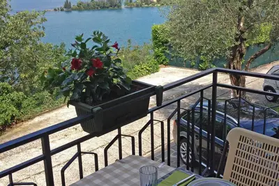 Image de Entièrement rénové en hiver 2017, grande vue sur le lac. Val di Sogno.