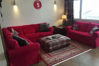 Image de Appartement avec des vues fantastiques et skis aux pieds (si les conditions le permettent)