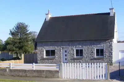 Image de Family house by the sea, garden facing south, beaches on foot or by bike.