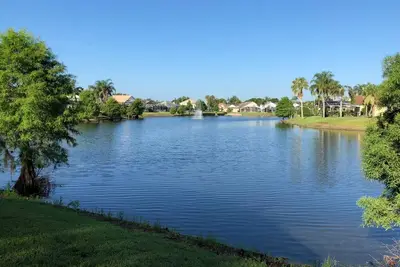 Image de Incroyable maison familiale avec vue sur le lac à seulement 8 km de Disney