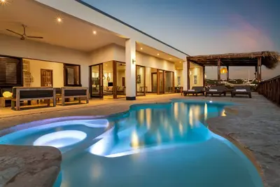 Image de villa de luxe avec vue complète de la mer des Caraïbes et Klein Bonaire