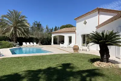 Image de Villa 4 Etoiles 8 Pers 136 M2 Piscine Chauffee Au Sel Jardin Arbore 1000 M2