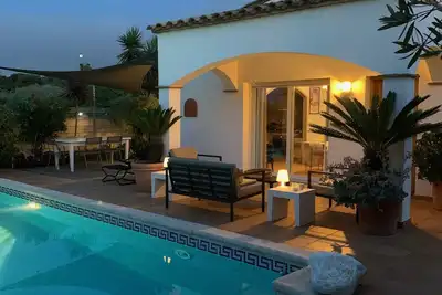 Image de L'escala: Maison avec jardin et piscine privée, Wifi Gratuite