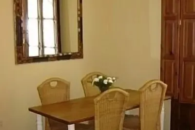 Image de Situé dans la vieille ville de Séville