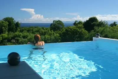 Image de Superbe villa vue mer, 5 personnes, 2 chambres, dominante et ventilée, piscine