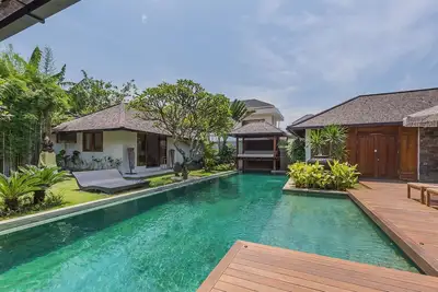 Image de Luxe, Paix & SÉRÉNITÉ : Un Havre De Paix Au CŒUR De Seminyak