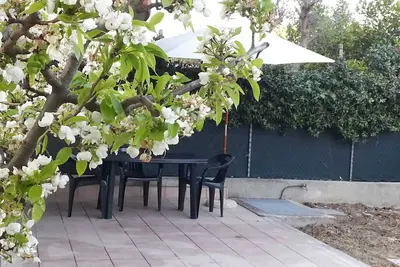 Image de Maison / Villa avec entrée privée et jardin privé