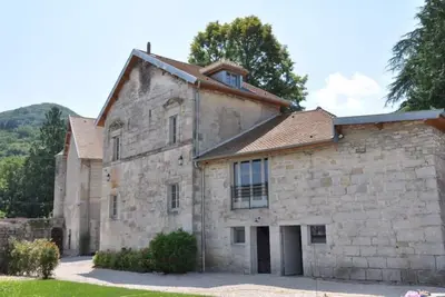 Image de Location d'une maison familiale avec piscine - Luxe et Nature