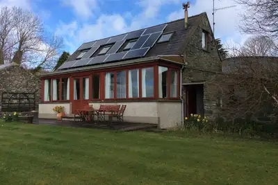 Image de Charmant chalet avec jardin privé et promenades en forêt idéal pour les chiens.