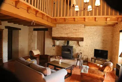 Image de Chemin de Gargamelle 'Le Noyer' Gîte de luxe 3 lits 4-6 personnes à Ligueux