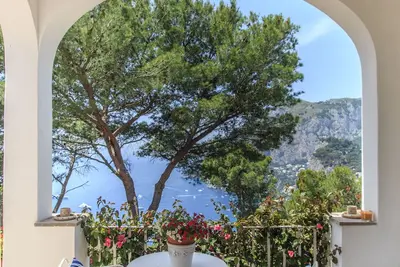 Image de Merveilleux Coin De Paradis Suspendu Entre Ciel Et Mer