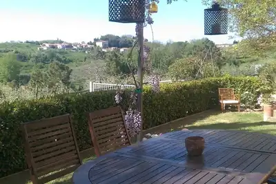 Image de Ferme médiévale offre des vues spectaculaires sur la vallée toscane classique