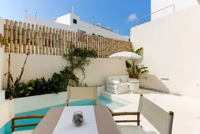 Image de Minorque: Grande maison design dans le centre de Ciutadella