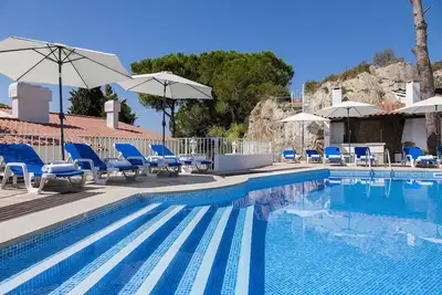 Image de Villa de luxe, Sesimbra. Incroyable piscine au chlore naturel. Jardin Près de la mer