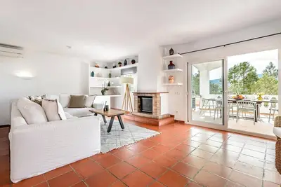 Image de Belle Et Cosy House À Cala Vadella Avec Piscine Communautaire